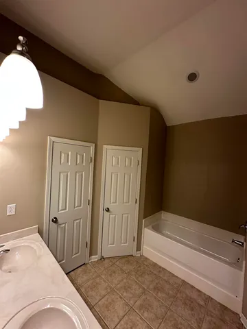 $2,275 | 1354 Island Place East, Memphis, TN 38103