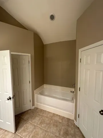 $2,395 | 1354 Island Place East, Memphis, TN 38103