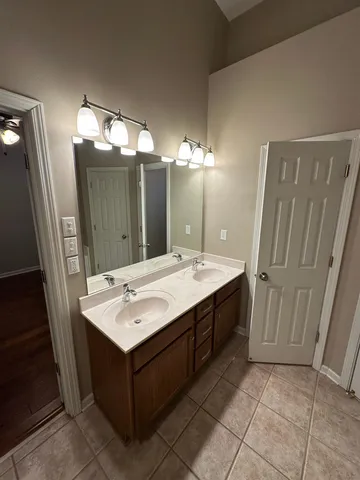 $2,395 | 1354 Island Place East, Memphis, TN 38103