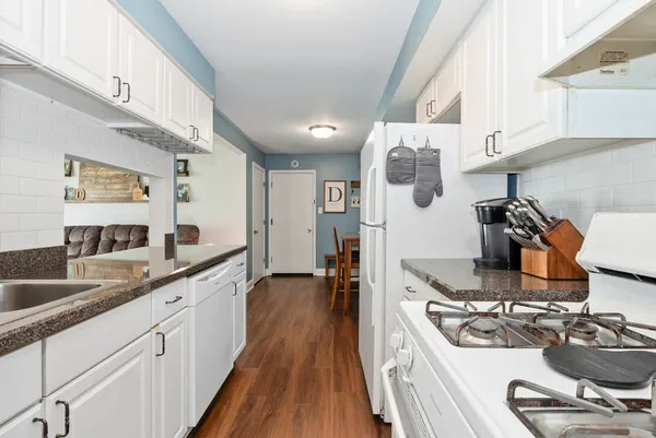 $235,000 | 7934 164th Place, Unit 7934, Tinley Park, IL 60477