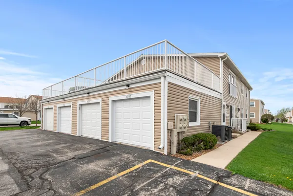 $235,000 | 7934 164th Place, Unit 7934, Tinley Park, IL 60477