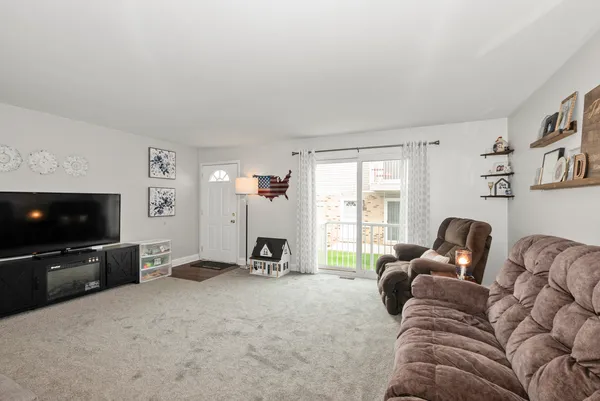 $235,000 | 7934 164th Place, Unit 7934, Tinley Park, IL 60477