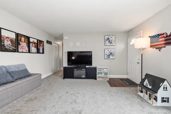 $235,000 | 7934 164th Place, Unit 7934, Tinley Park, IL 60477
