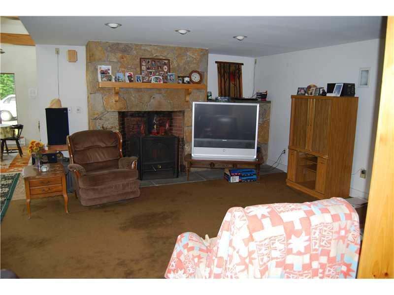 141 Halls Corner Road Belmont, ME 04952 - Photo 7 of 35 Living Room.
