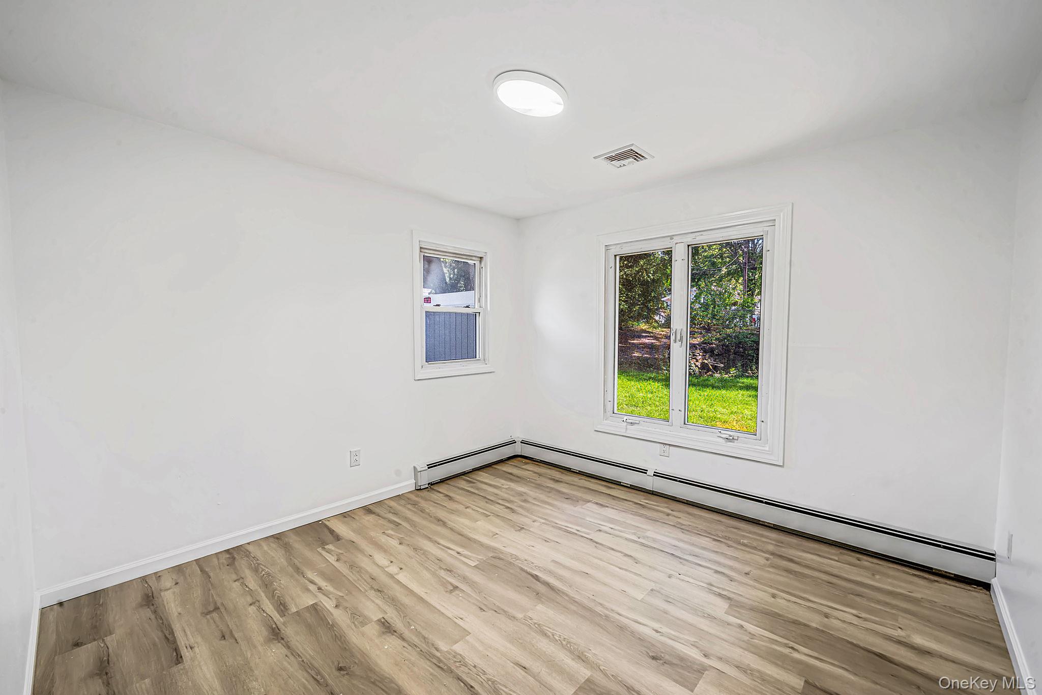 361 Decatur Avenue Shirley, NY 11967 - Photo 19 of 33 Gallery Image 19