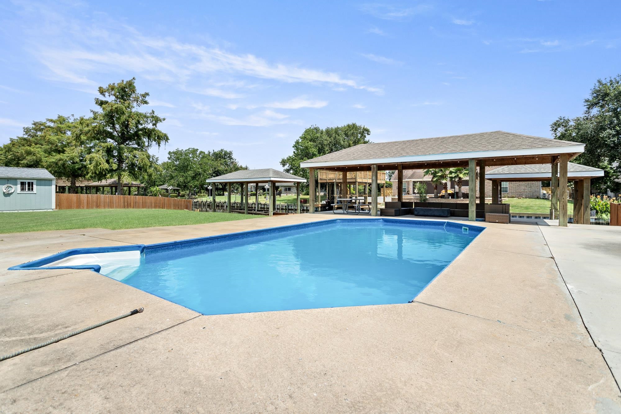 112 Robin Avenue Bridge City, TX 77611 - Photo 28 of 39