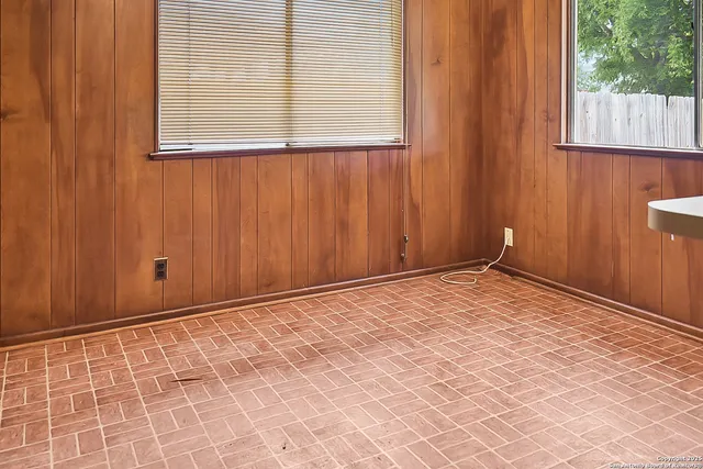 $1,575 | 6023 Kinman Drive, Leon Valley, TX 78238