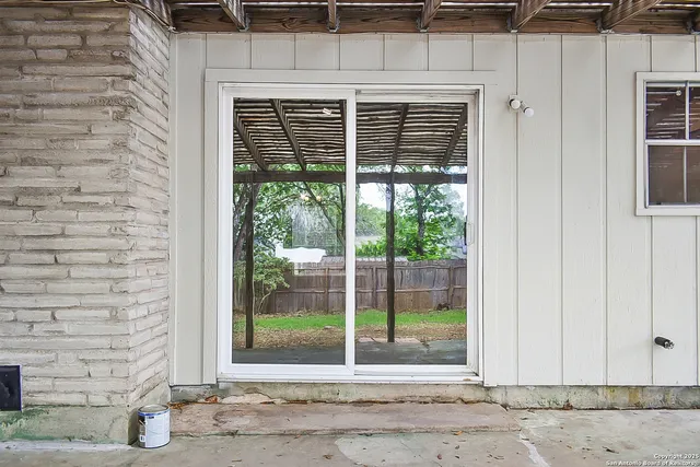 $1,575 | 6023 Kinman Drive, Leon Valley, TX 78238