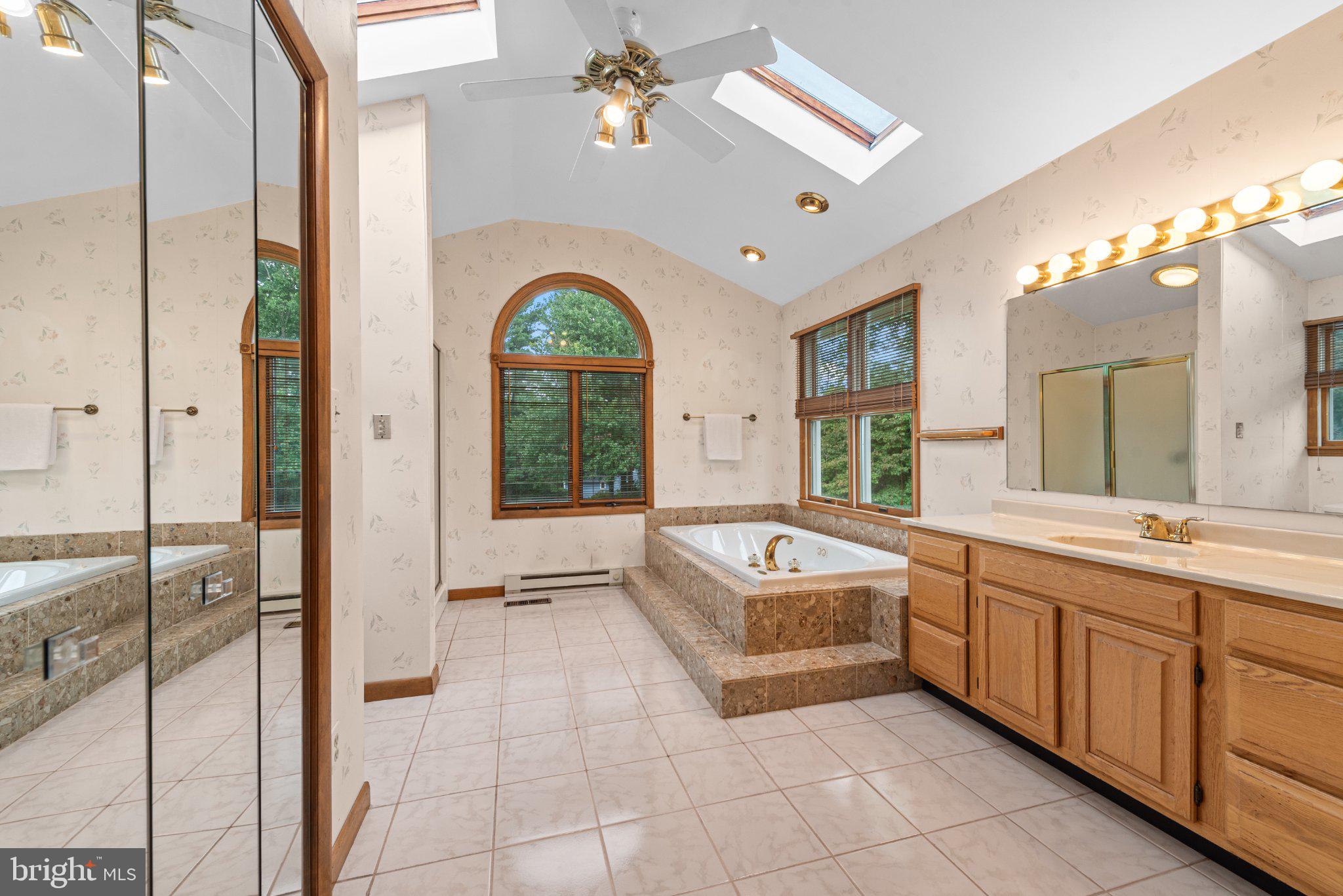 4009 Eland Road Phoenix, MD 21131 - Photo 26 of 44 Large Primary Bathroom w/separate soaking tub