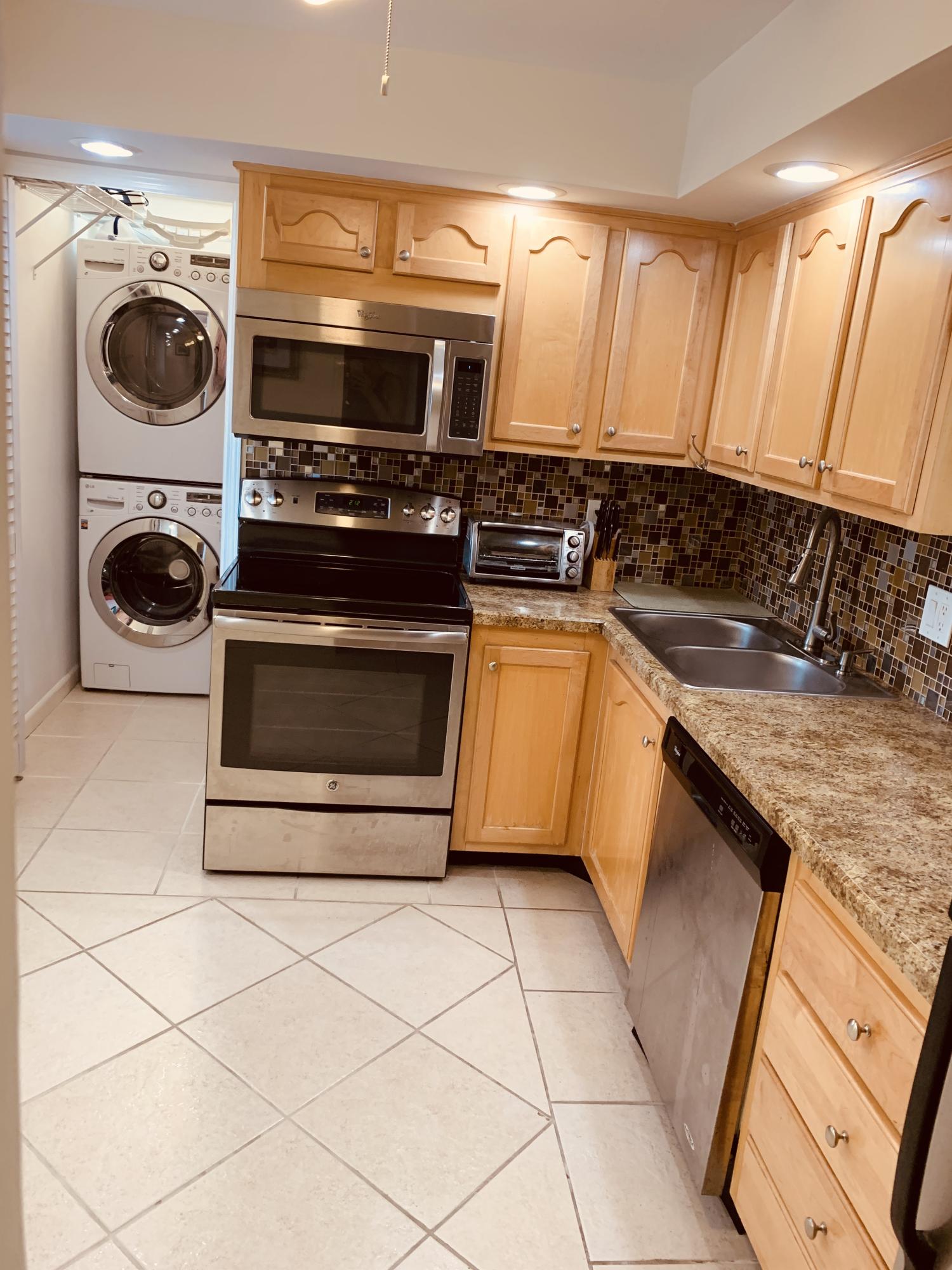 5301 Northwest 2nd Avenue, Unit 207 Boca Raton, FL 33487 - Photo 10 of 17 Kitchen