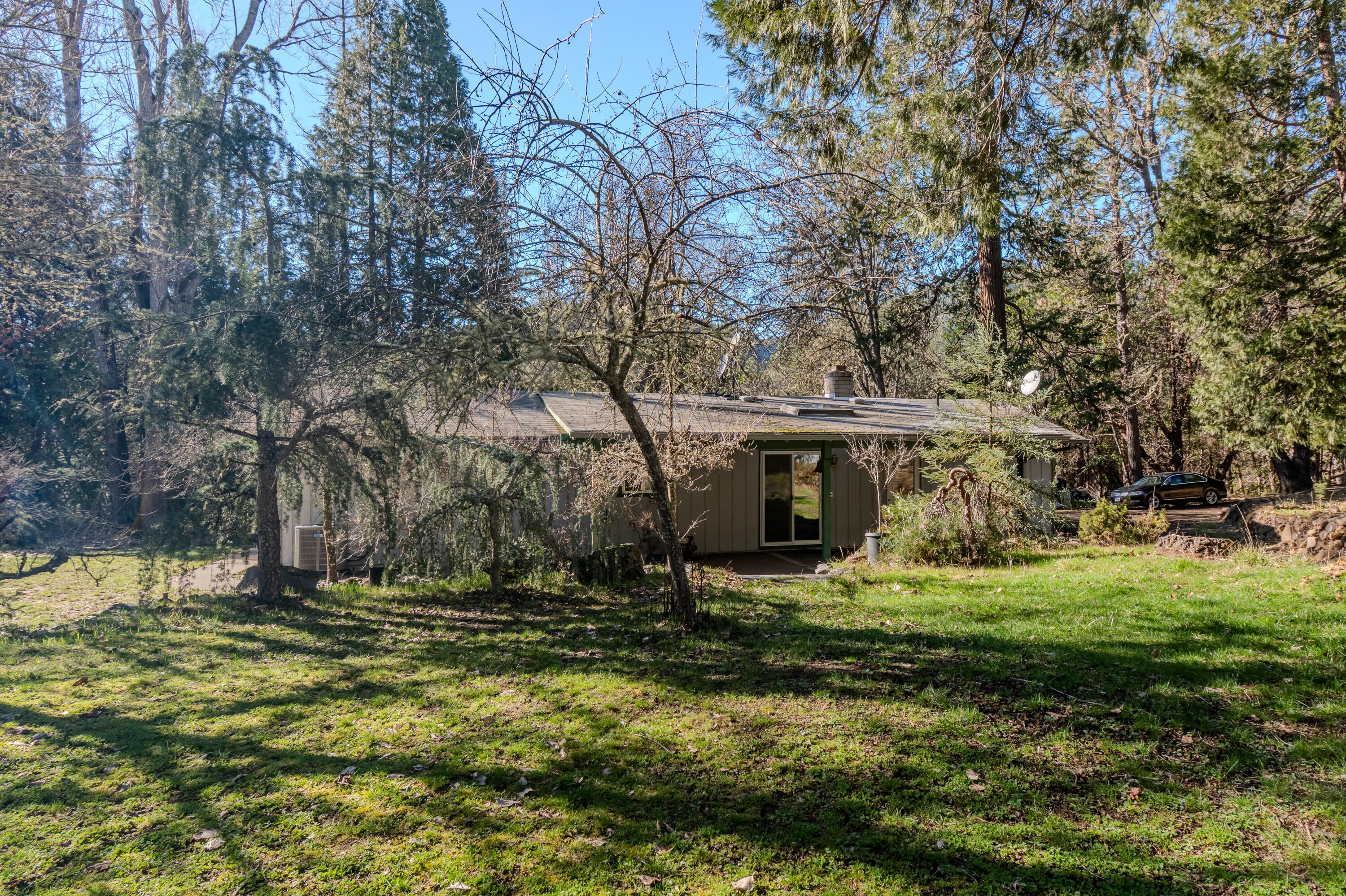 10950 Ramsey Road Gold Hill, OR 97525 - Photo 8 of 59 01-48