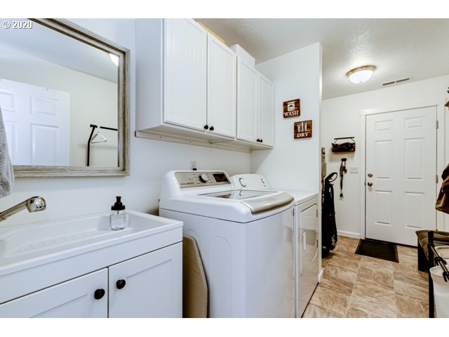29097 Milliron Road Junction City, OR 97448 - Photo 13 of 32 Gallery Image 13