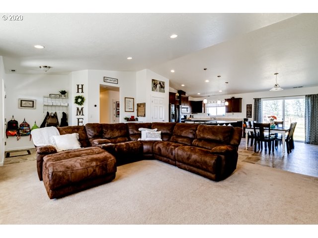 29097 Milliron Road Junction City, OR 97448 - Photo 7 of 32 Gallery Image 7