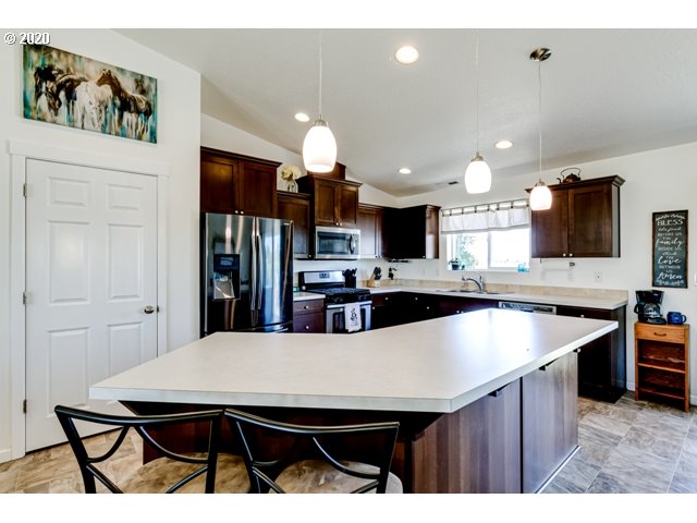 29097 Milliron Road Junction City, OR 97448 - Photo 10 of 32 Gallery Image 10