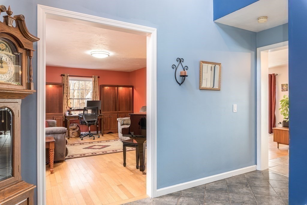 44 Fiskdale Road Brookfield, MA 01506 - Photo 12 of 33
