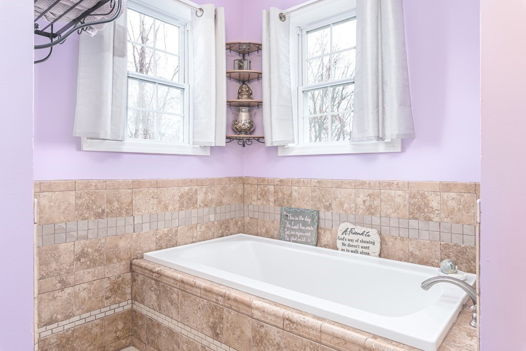44 Fiskdale Road Brookfield, MA 01506 - Photo 17 of 33