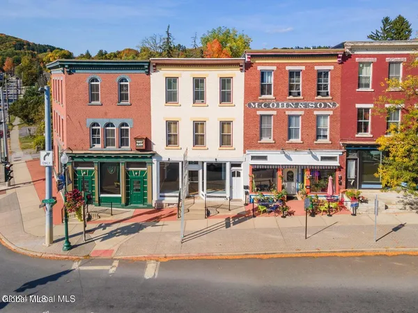 $1,200 | 547 West Main Street, Cobleskill, NY 12043