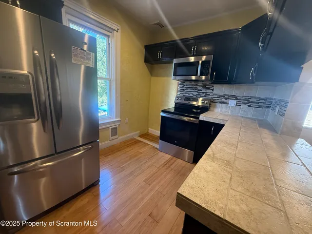 $1,300 | 124-126 10th Avenue, Scranton, PA 18504