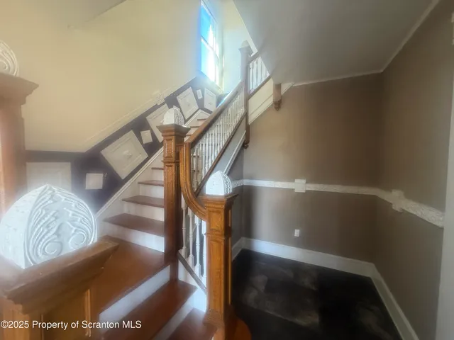 $1,300 | 124-126 10th Avenue, Scranton, PA 18504