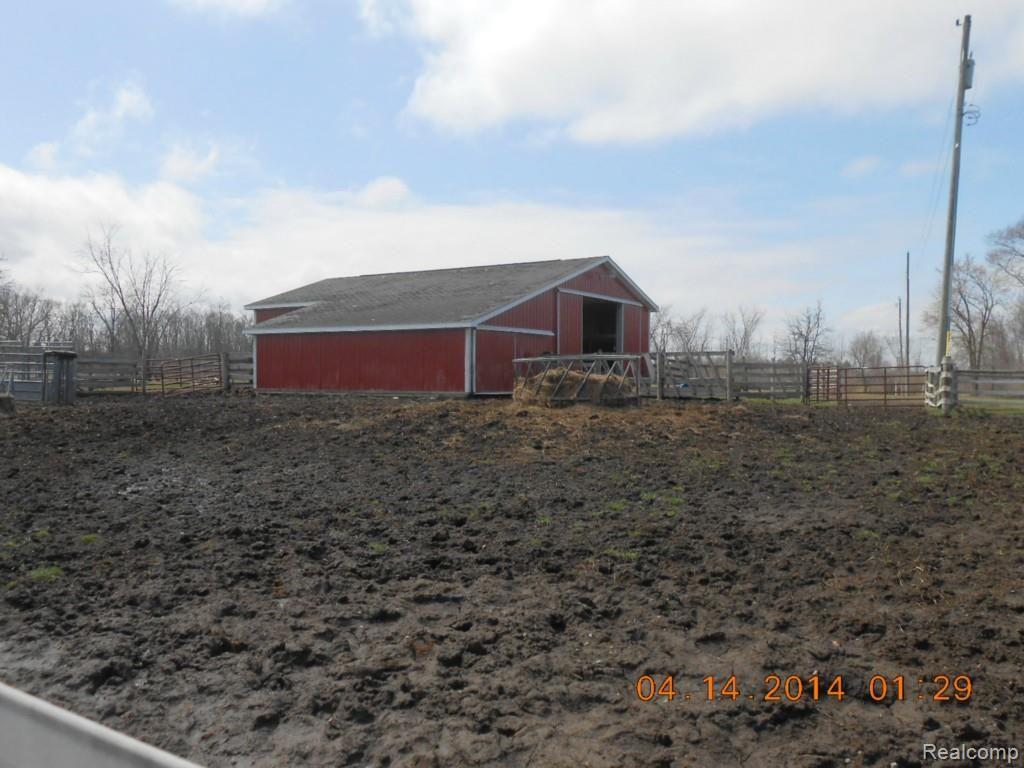 899 Thayer Road Ortonville, MI 48462 - Photo 4 of 21 DSCN2582.jpg