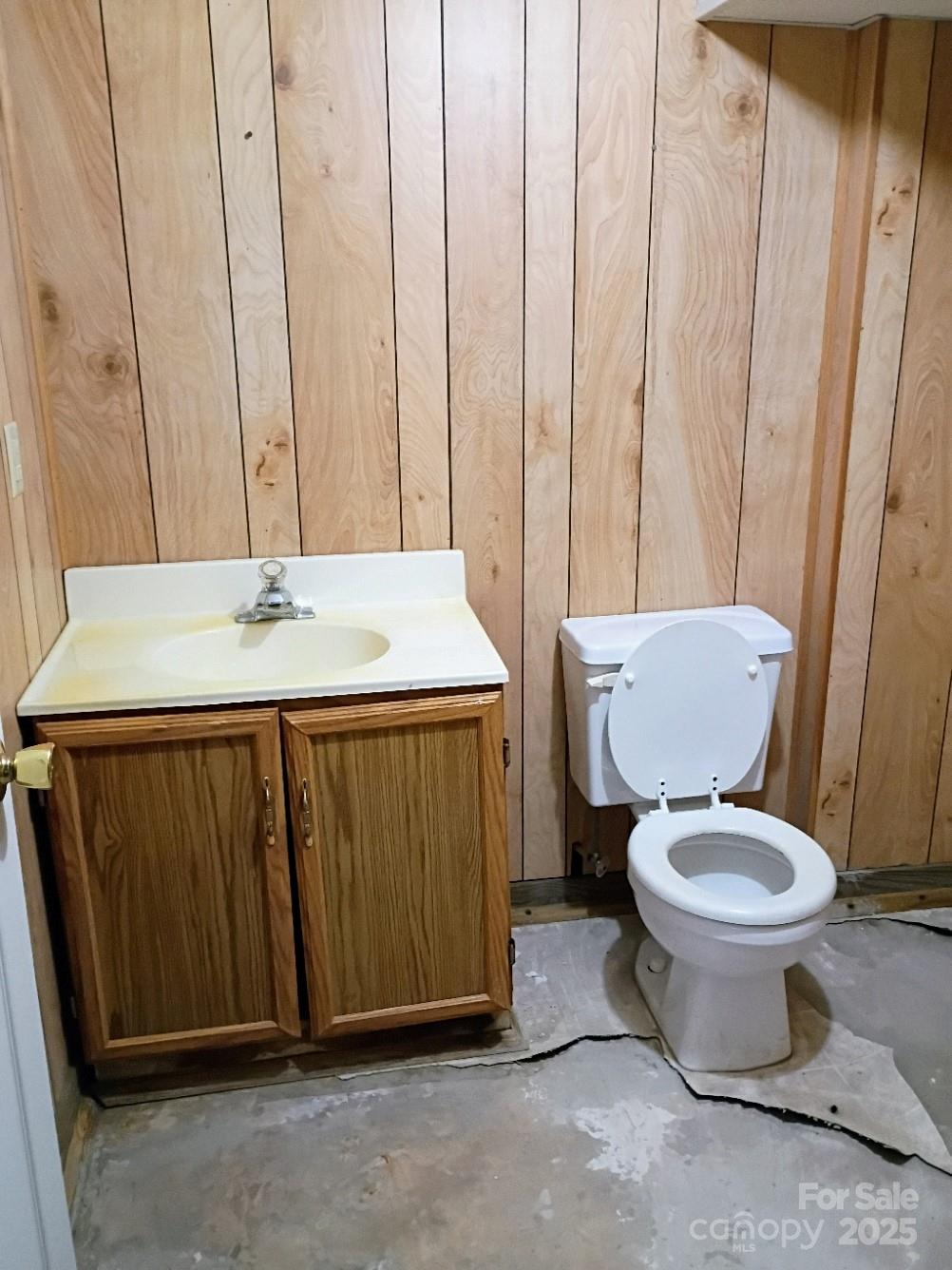 141 Justice Drive Rutherfordton, NC 28139 - Photo 24 of 30 a bathroom with a toilet a sink and a shower