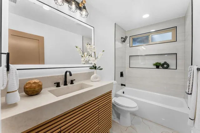 $1,169,000 | 4984 Gaylord Drive, San Diego, CA 92117