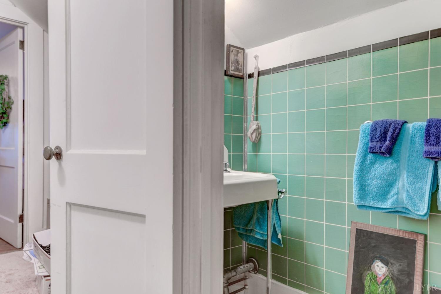 231 Epsons Road Long Island, VA 24569 - Photo 21 of 38 a bathroom with a shower