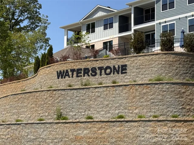 $2,300 | 4326 Reed Creek Drive, Sherrills Ford, NC 28673