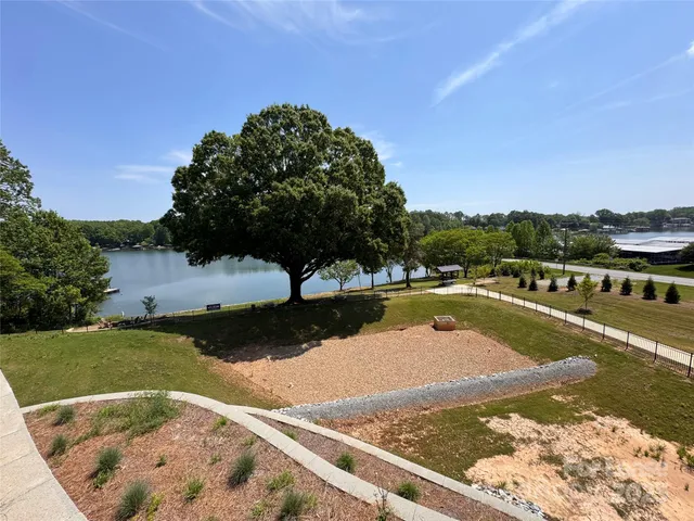 $2,300 | 4326 Reed Creek Drive, Sherrills Ford, NC 28673