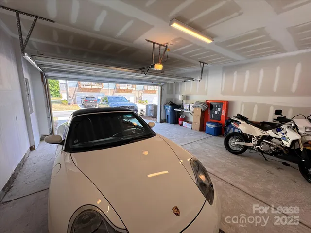 $2,300 | 4326 Reed Creek Drive, Sherrills Ford, NC 28673