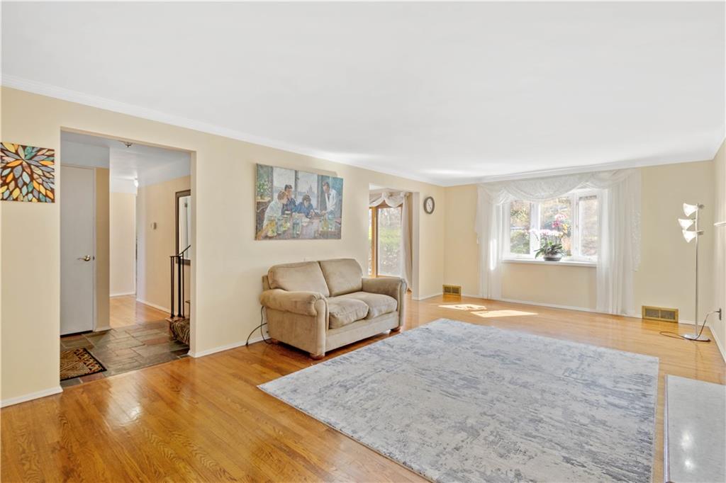 209 Sleepy Hollow Road Pittsburgh, PA 15216 - Photo 2 of 24 Gallery Image 2