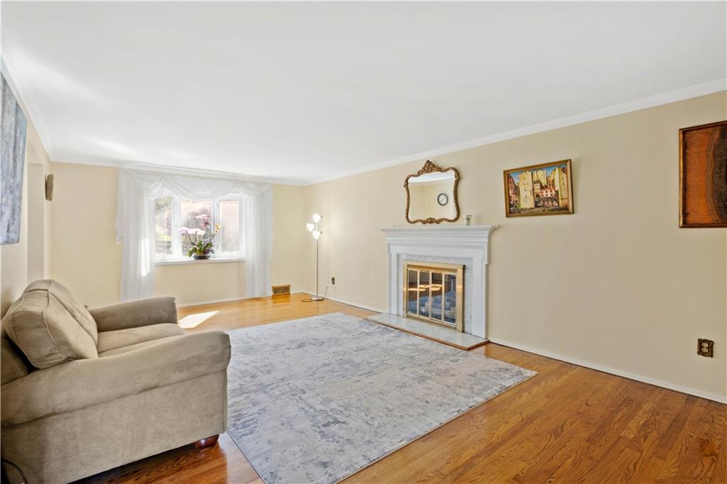 209 Sleepy Hollow Road Pittsburgh, PA 15216 - Photo 3 of 24 Gallery Image 3