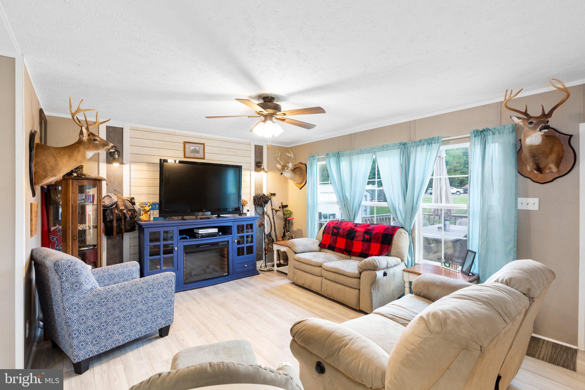 14008 Post Oak Road Spotsylvania, VA 22551 - Photo 12 of 42 Family Room