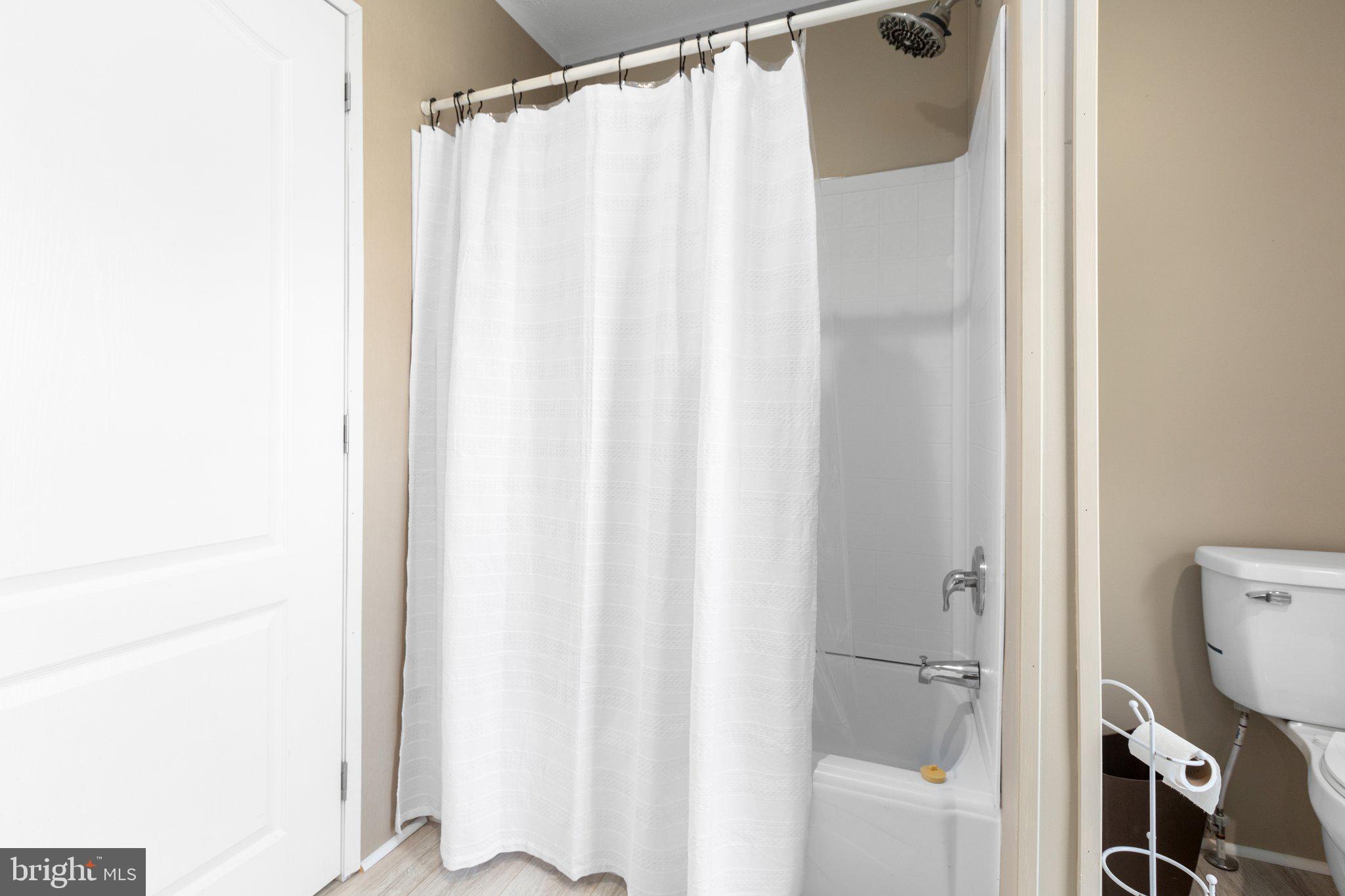 14008 Post Oak Road Spotsylvania, VA 22551 - Photo 32 of 42 Hall Bathroom