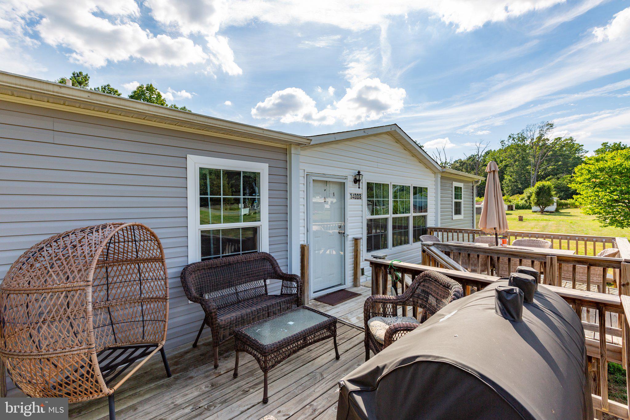 14008 Post Oak Road Spotsylvania, VA 22551 - Photo 6 of 42 Front deck