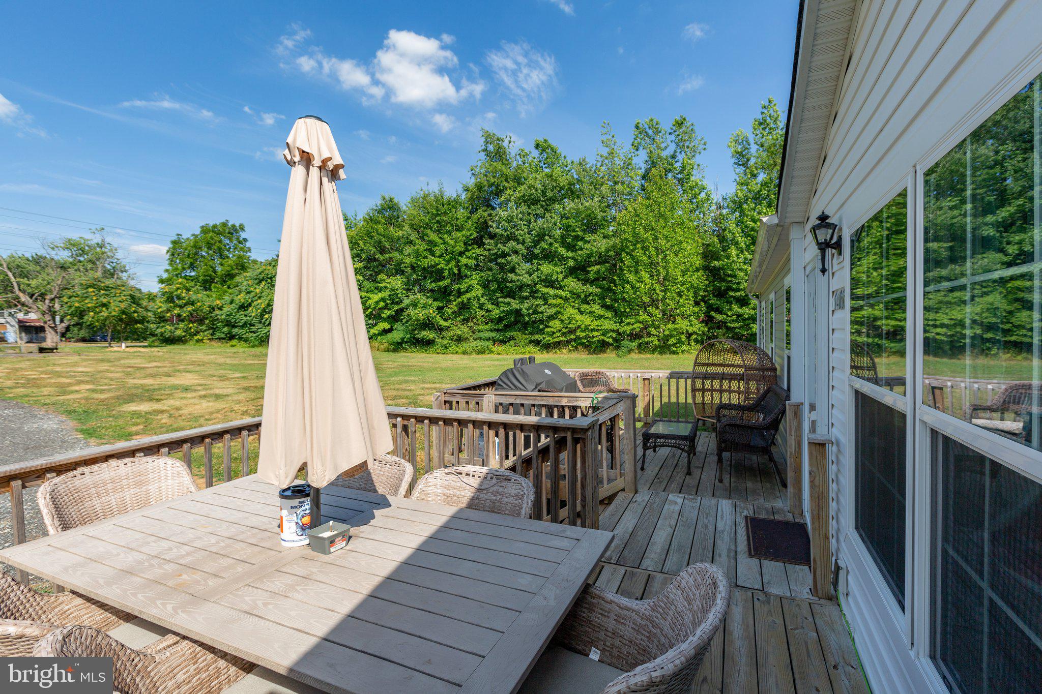 14008 Post Oak Road Spotsylvania, VA 22551 - Photo 8 of 42 Front deck