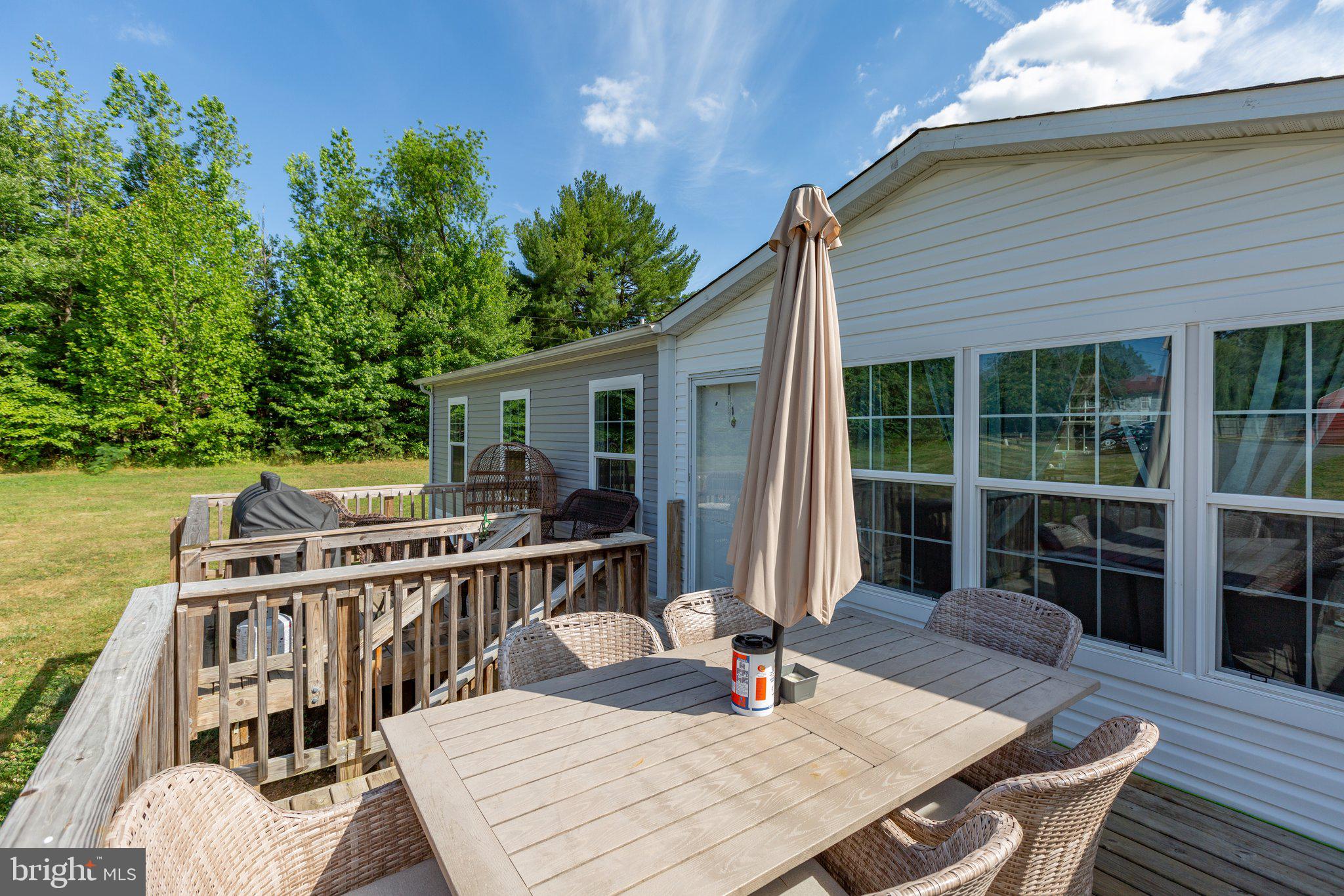 14008 Post Oak Road Spotsylvania, VA 22551 - Photo 9 of 42 Front deck