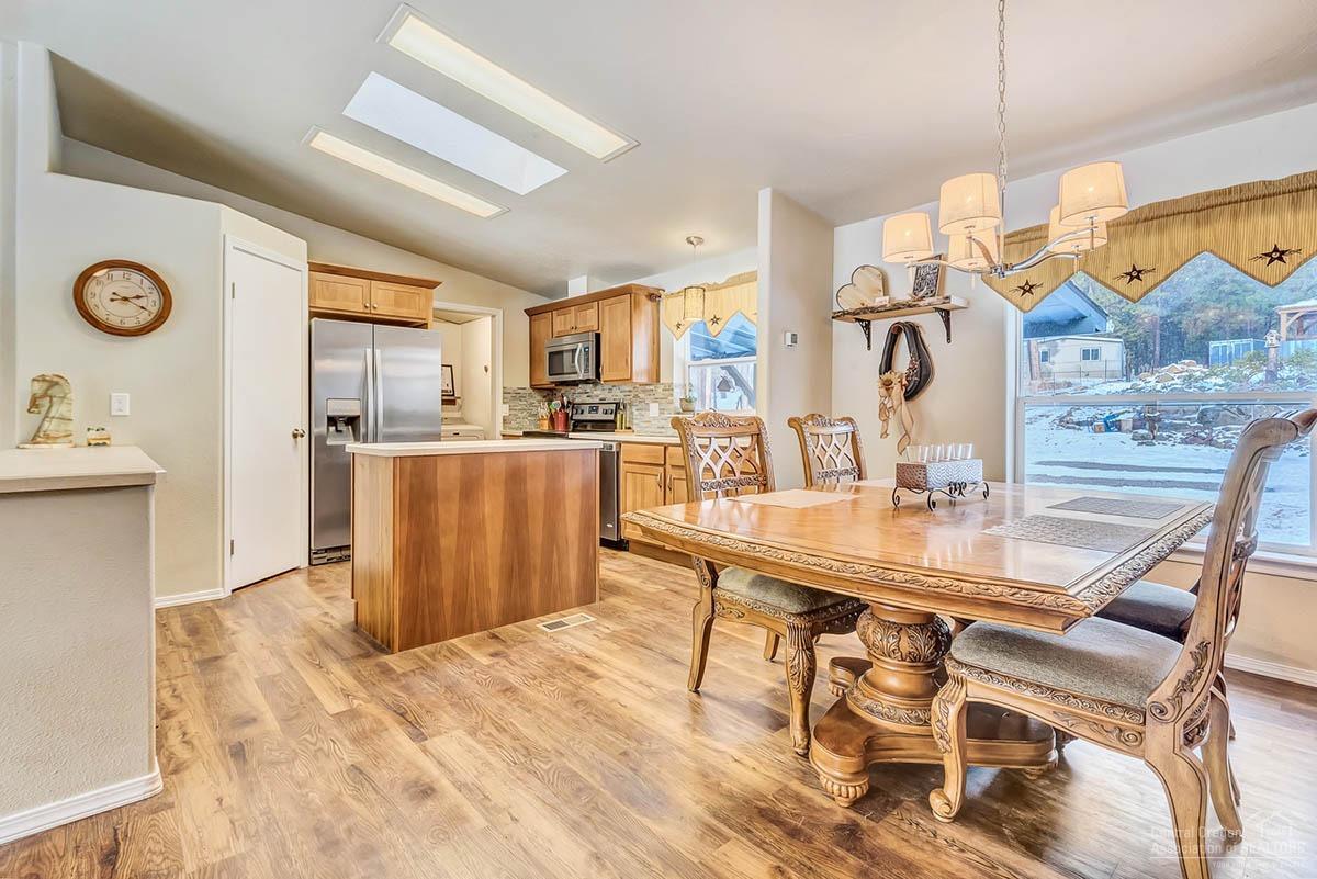 60098 Agate Road Bend, OR 97702 - Photo 9 of 25 Gallery Image 9