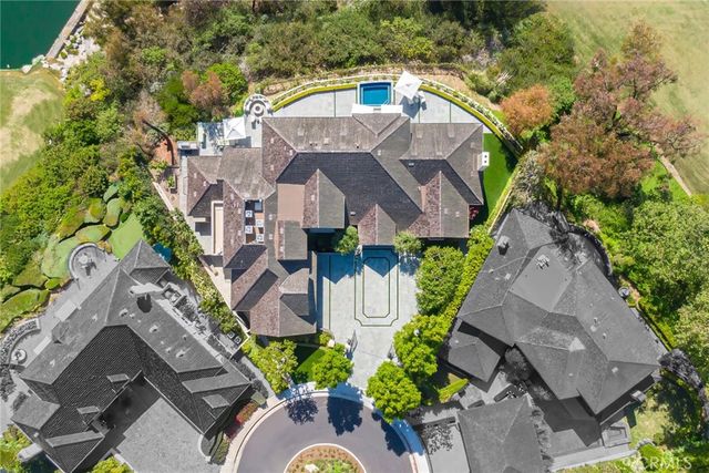 $19,495,000 | 1 Cypress Point Lane, Newport Beach, CA 92660