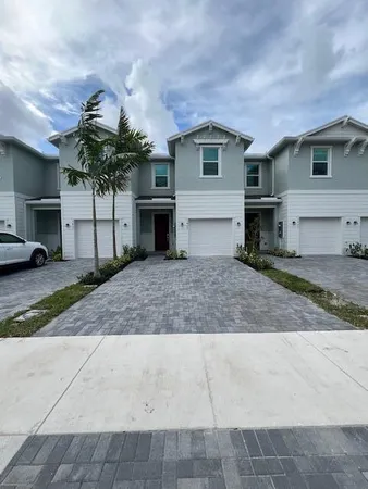 $2,900 | 5427 Flannigan Way, Lake Worth, FL 33463