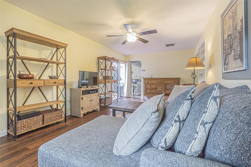 1130 Orange Tree Circle West, Unit C Palm Harbor, FL 34684 - Photo 6 of 32