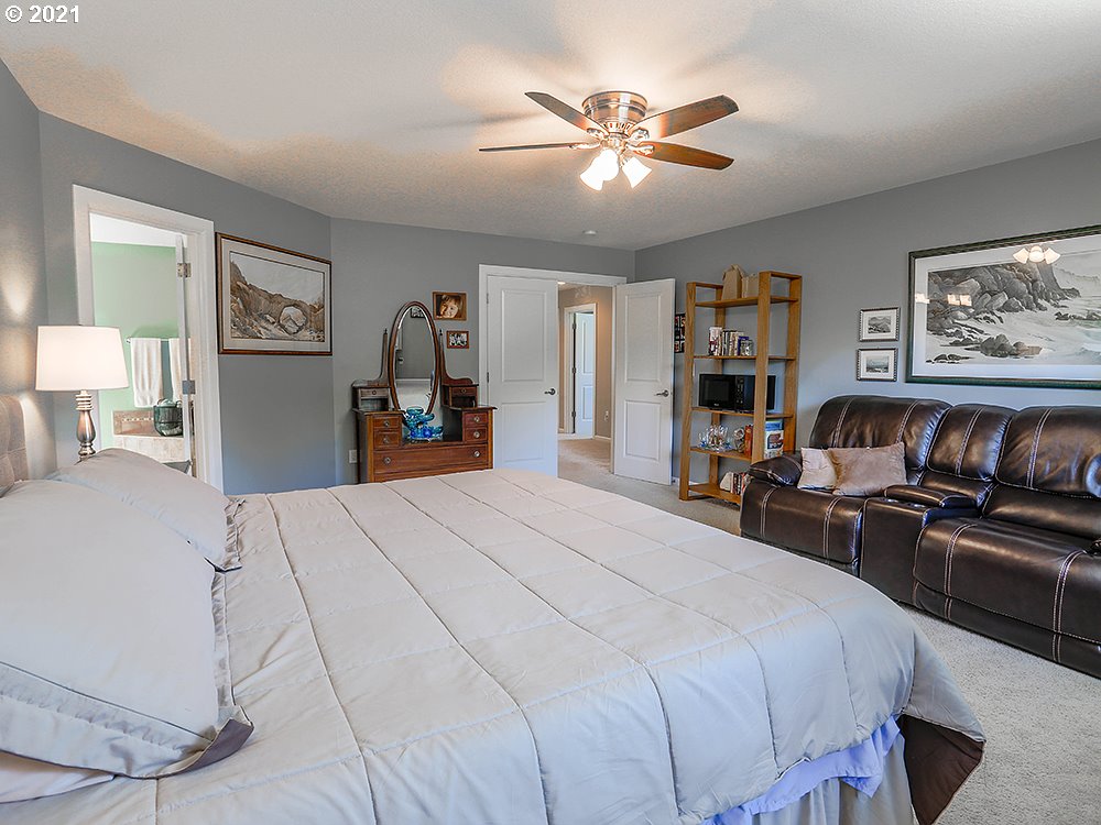 808 North 9th Way Ridgefield, WA 98642 - Photo 14 of 32