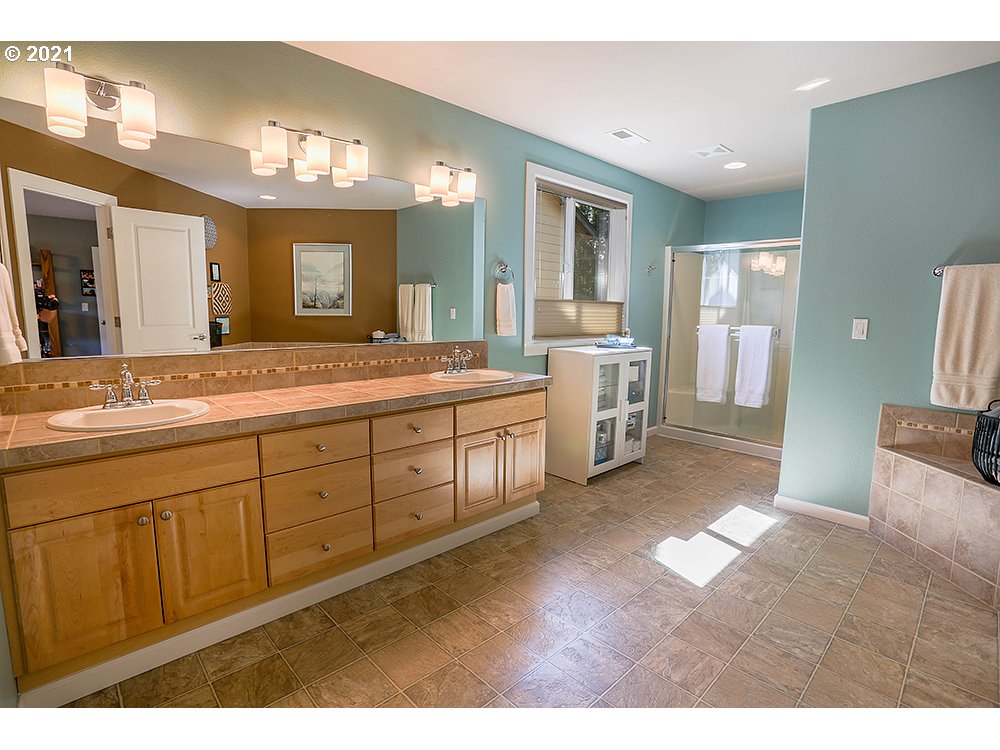 808 North 9th Way Ridgefield, WA 98642 - Photo 17 of 32