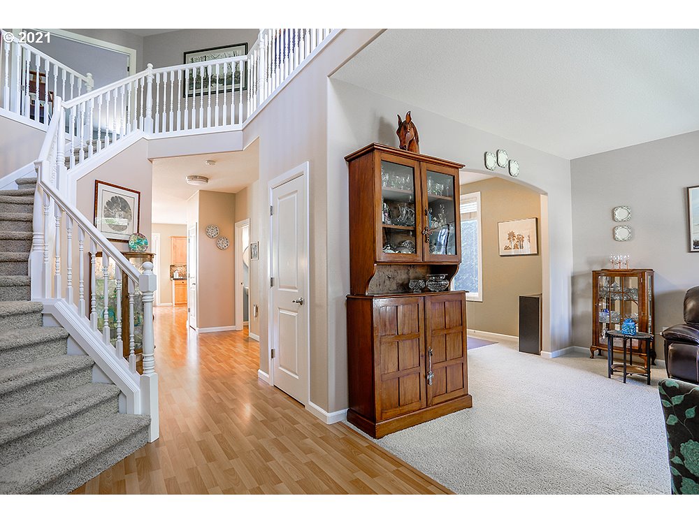 808 North 9th Way Ridgefield, WA 98642 - Photo 3 of 32
