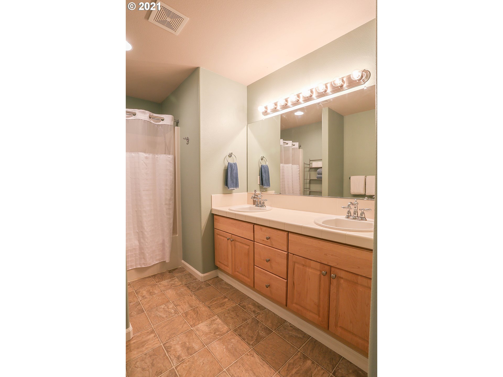 808 North 9th Way Ridgefield, WA 98642 - Photo 23 of 32