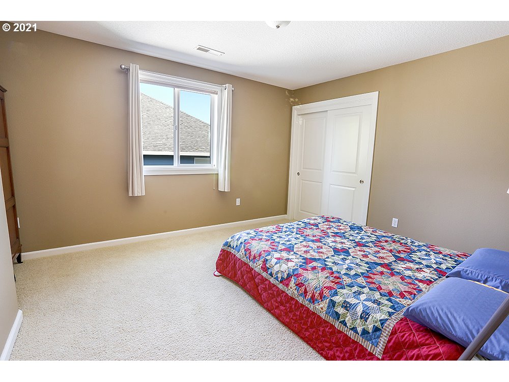 808 North 9th Way Ridgefield, WA 98642 - Photo 26 of 32