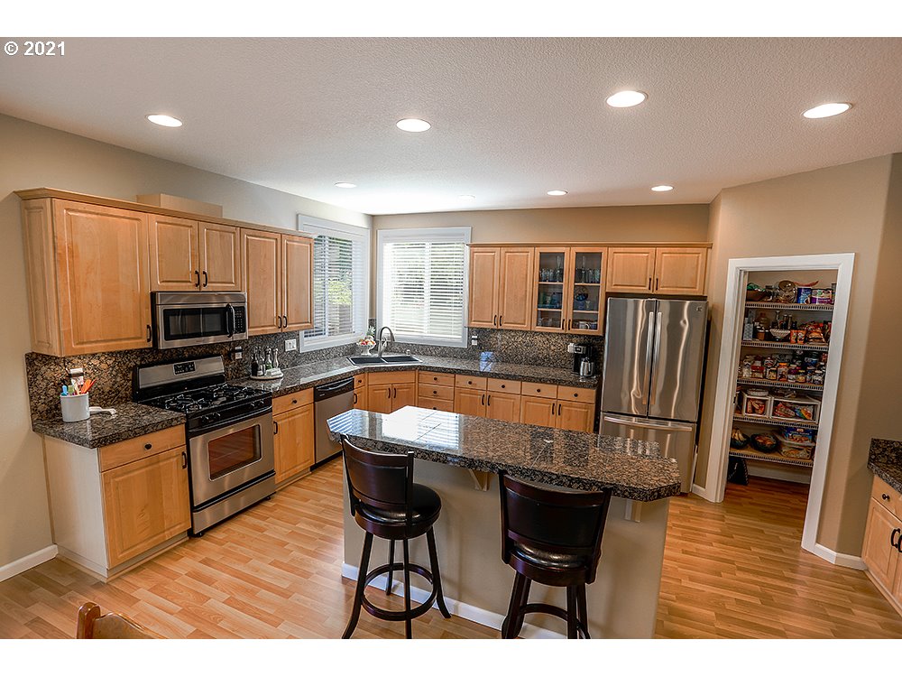 808 North 9th Way Ridgefield, WA 98642 - Photo 6 of 32