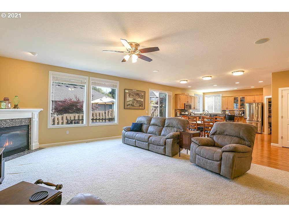 808 North 9th Way Ridgefield, WA 98642 - Photo 9 of 32