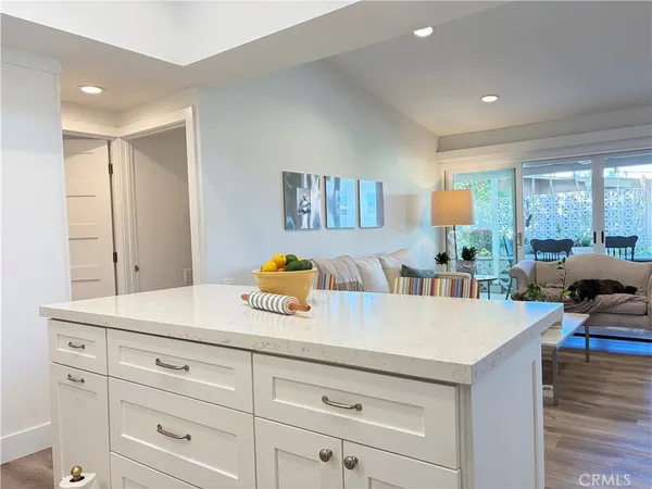 $589,000 | 1340 Kenwood Road, Unit M7156J, Seal Beach, CA 90740