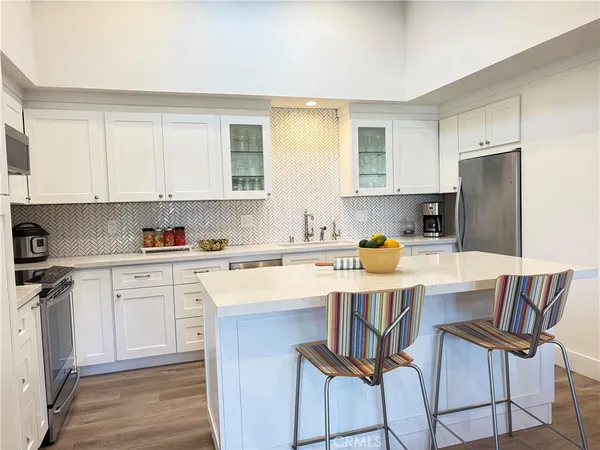 $589,000 | 1340 Kenwood Road, Unit M7156J, Seal Beach, CA 90740